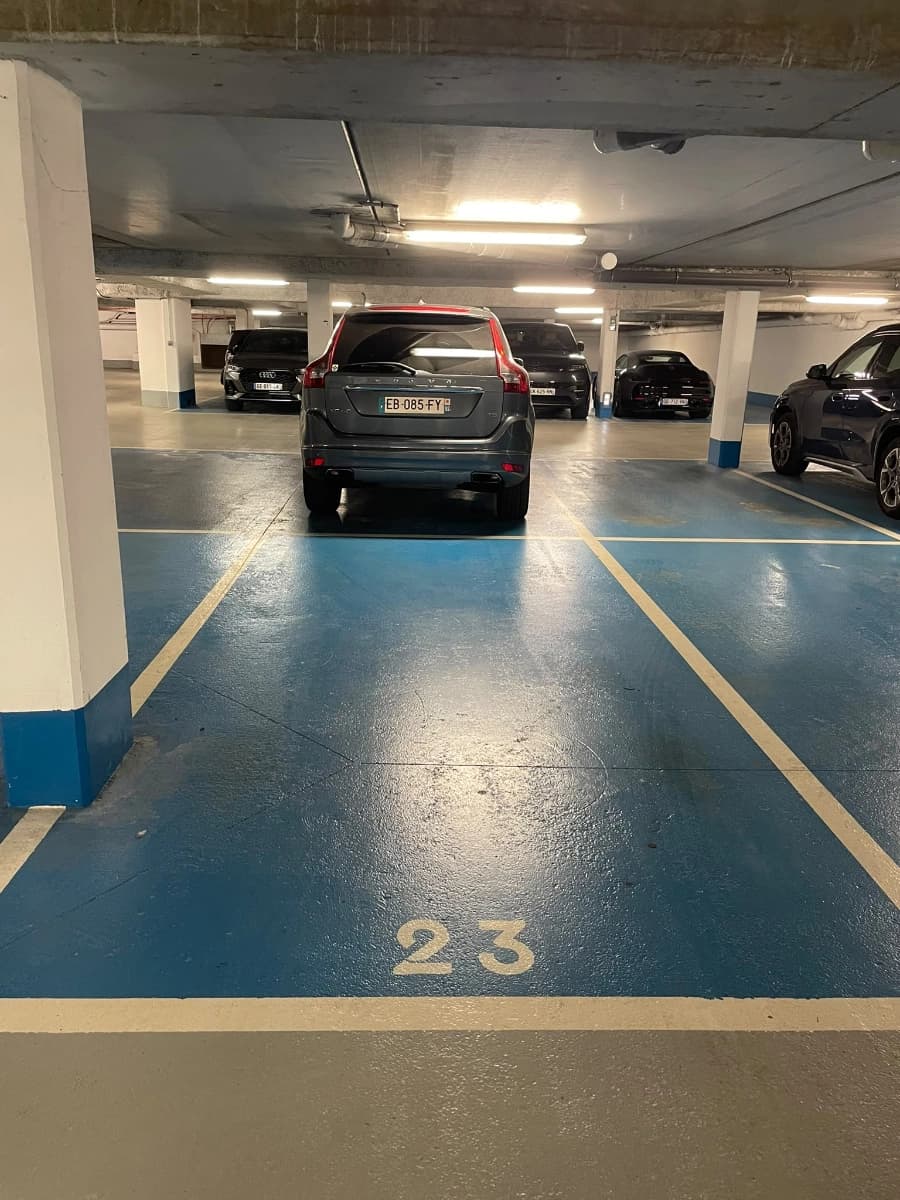 Location underground à 83 Rue Danton, Levallois-Perret