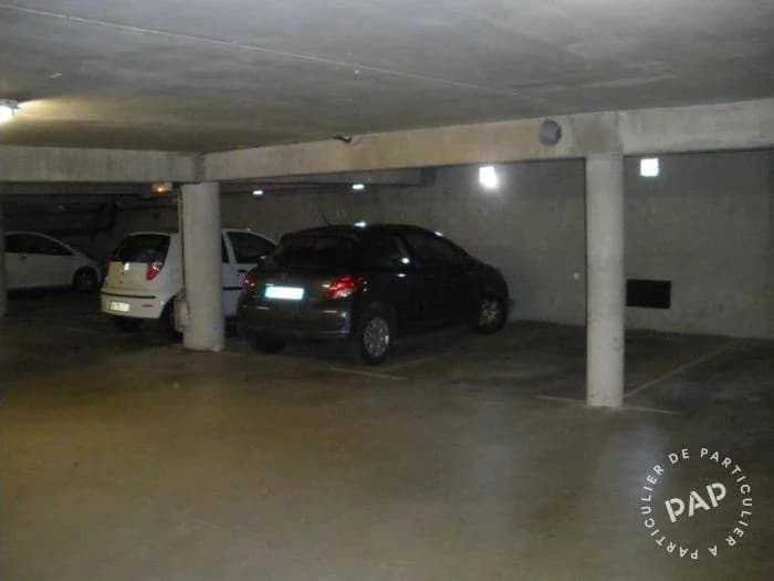 Loue belle place de parking en sous-sol sécurisé p... - Location parking pour voiture et moto à Courbevoie