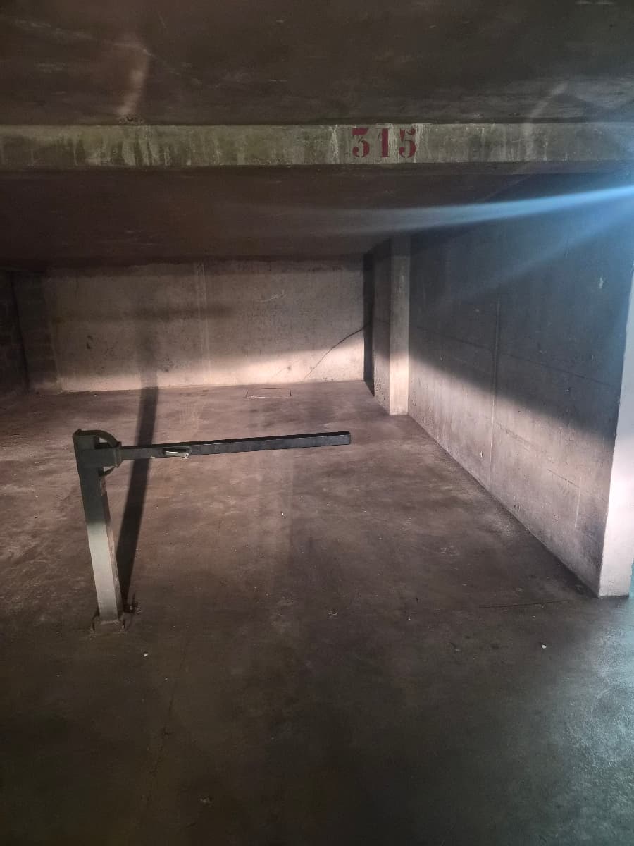 Entrée extérieure du underground à 119 Rue Manin, Paris