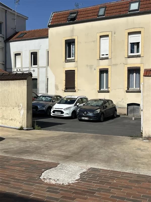 Entrée intérieure du outdoor à 104 Avenue Jean Jaurès, Reims