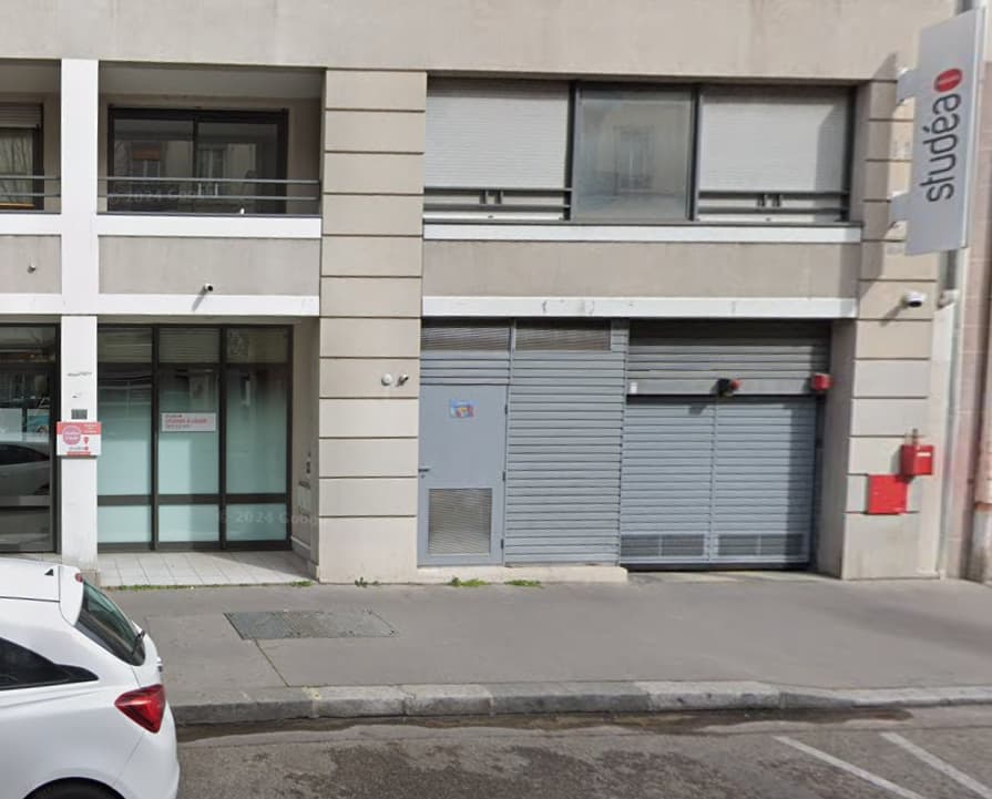 Location private box à 43 Rue de la Thibaudière, Lyon