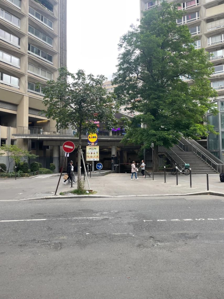 Vue du underground à 66 Avenue d'Ivry, Paris