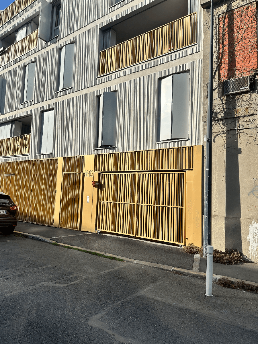 Entrée extérieure du underground à 56 Rue Pasteur, Fontenay-sous-Bois