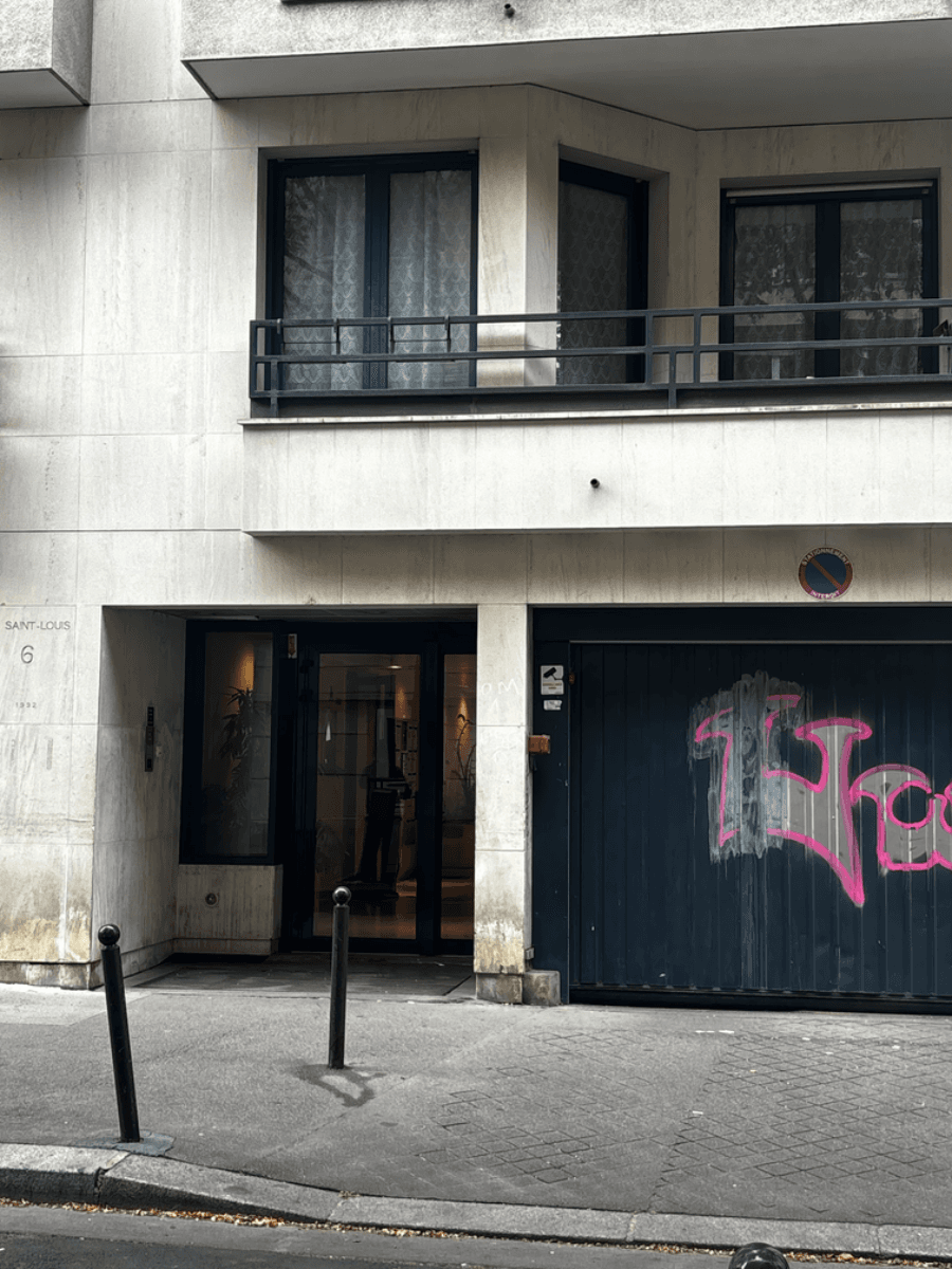 Location underground à 6 Rue de l'Hôpital Saint-Louis, Paris