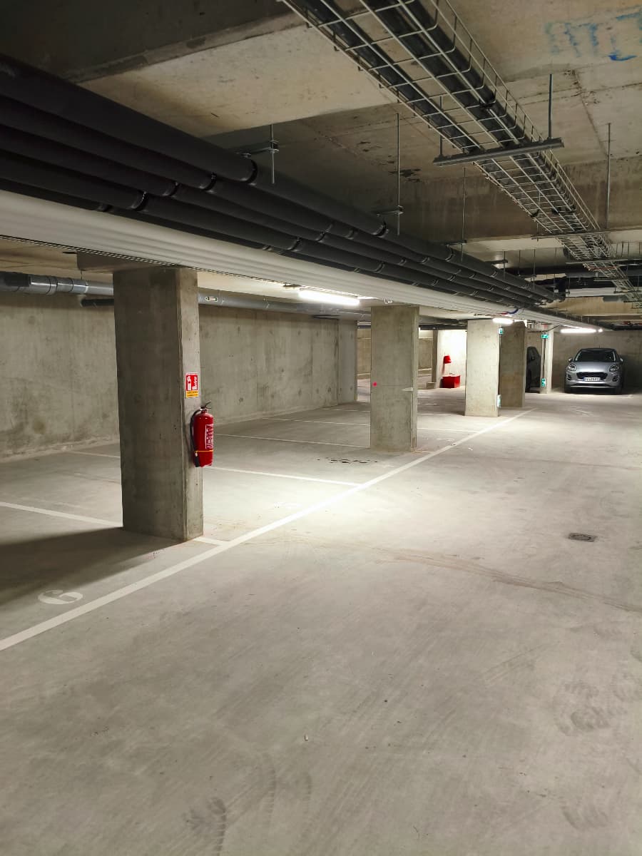 Entrée extérieure du underground à Rue Henri Matisse, Aulnay-sous-Bois