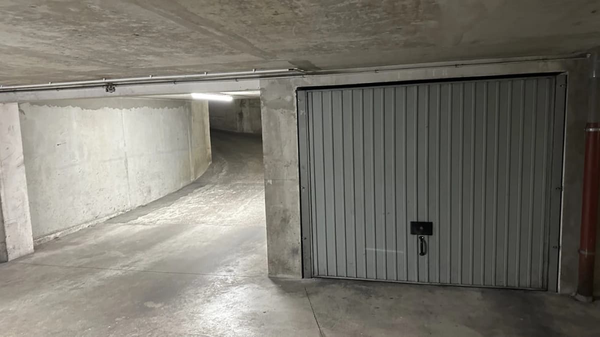 Entrée intérieure du private box à 20 Rue de Geneve, Annemasse