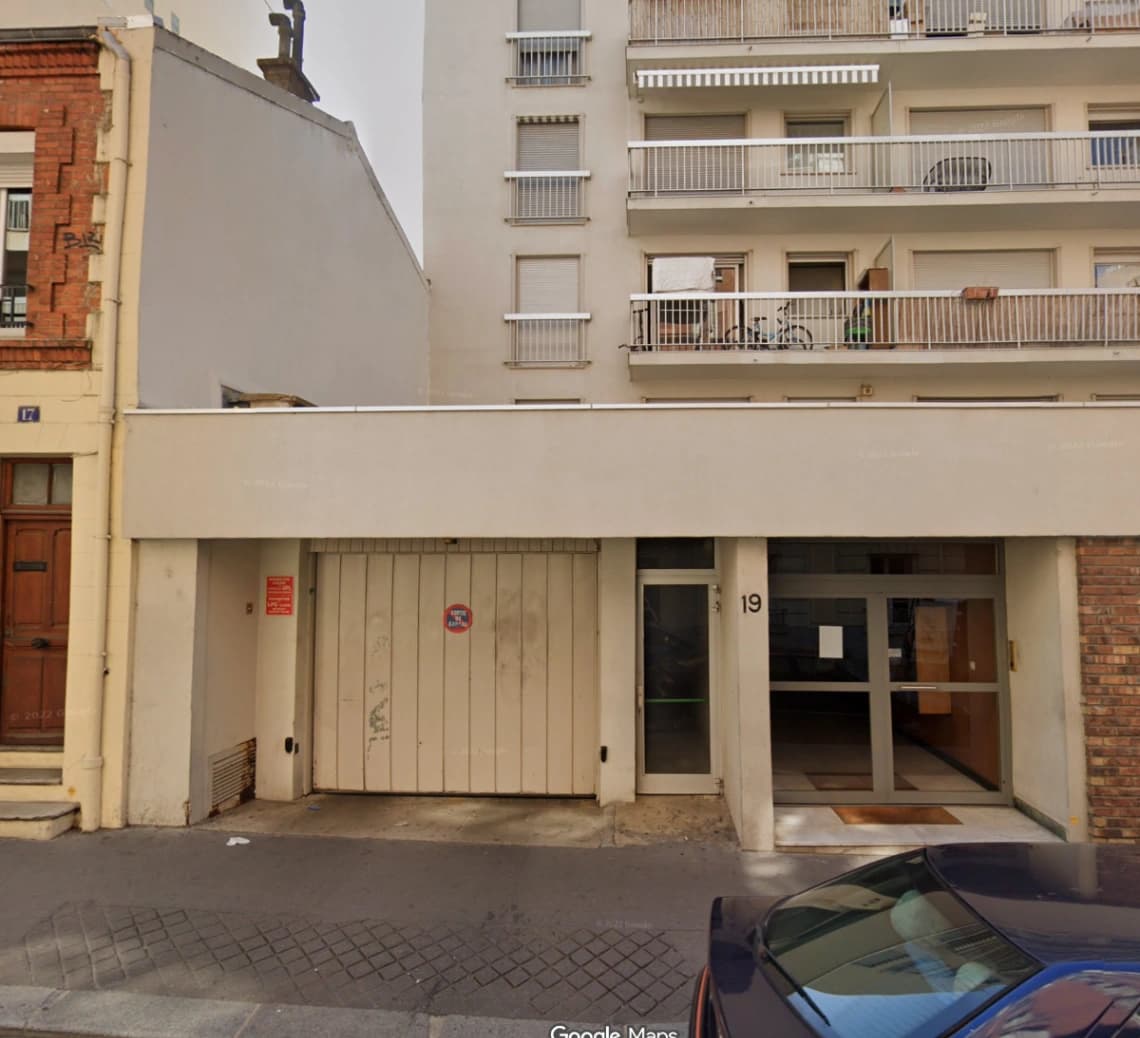 Location underground à 19 Rue Ponscarme, Paris