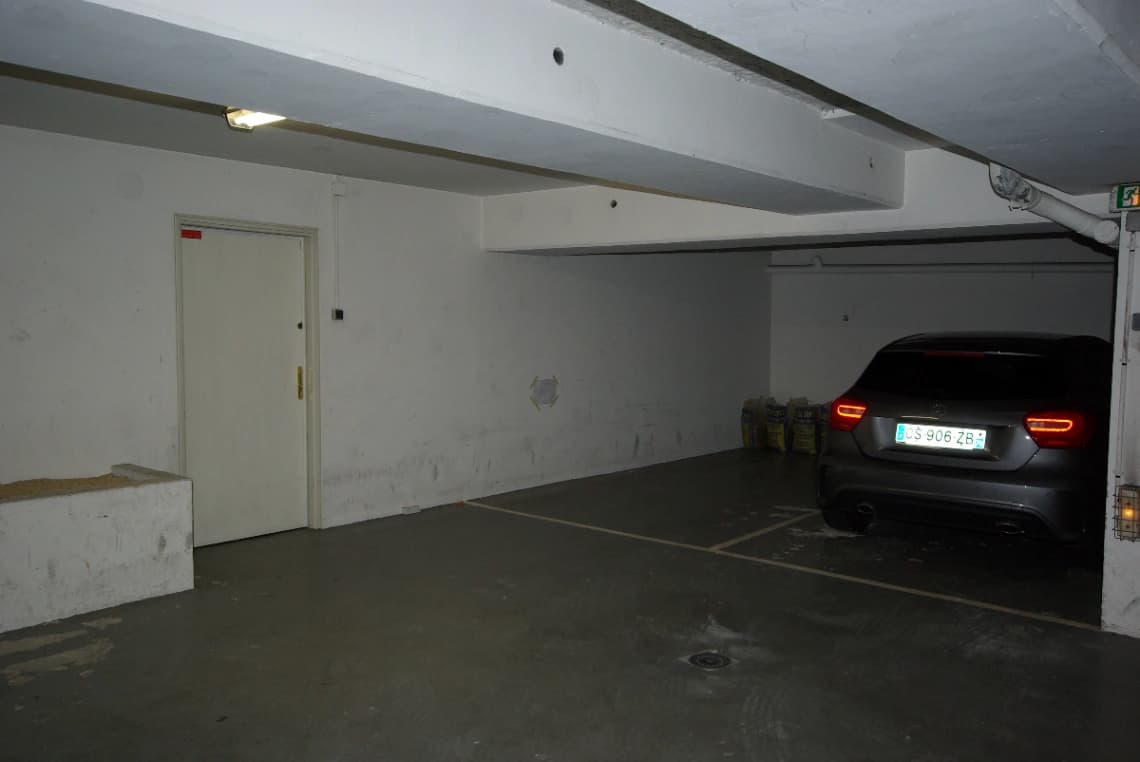 Vue du underground à 20 Rue Feutrier, Paris