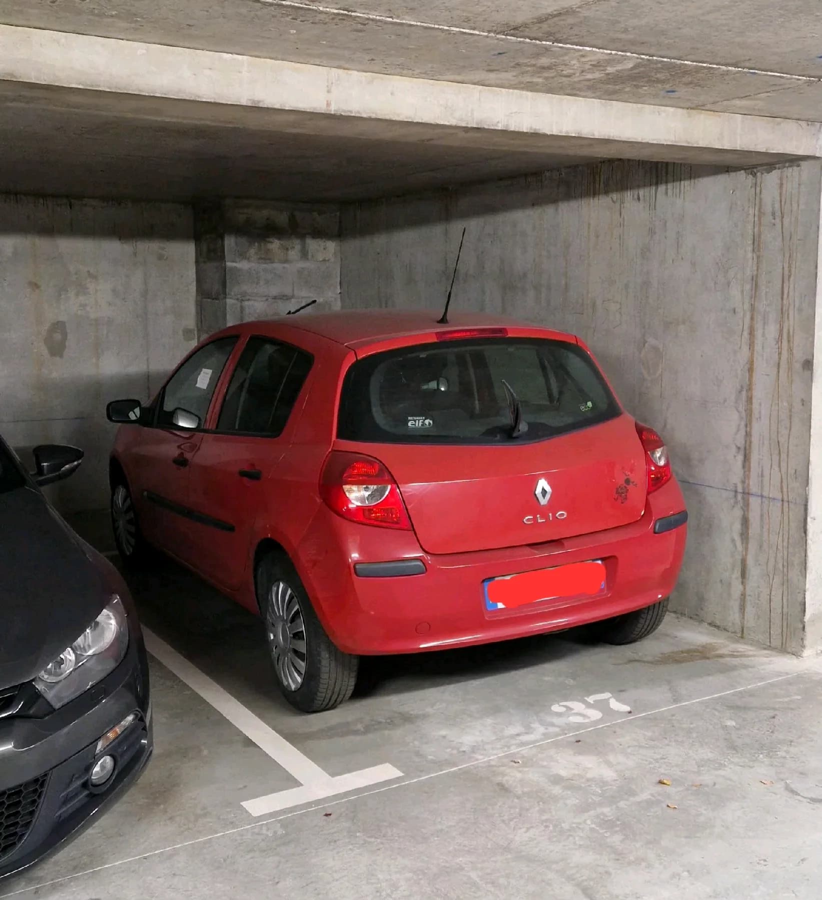 Je propose à la location une place de parking situ... - Location parking pour voiture et moto à Nantes